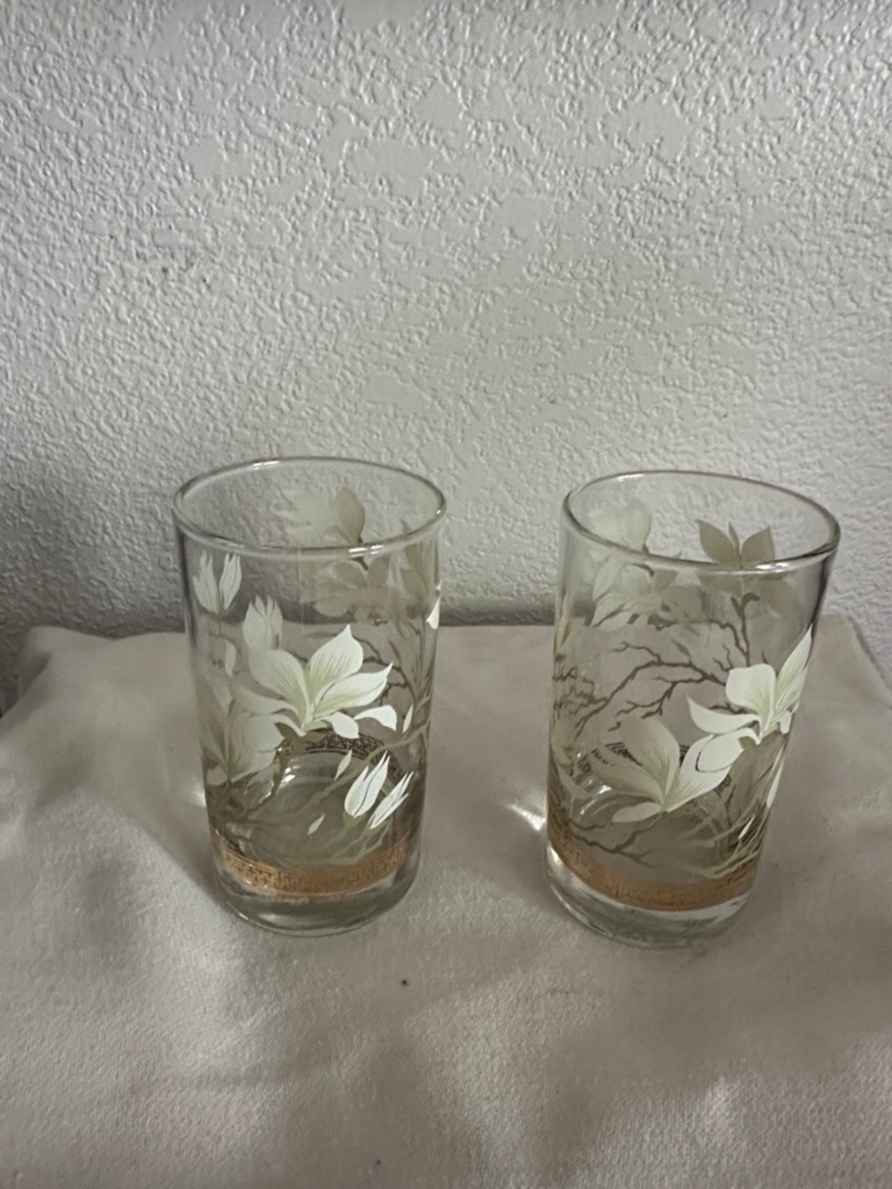 LOT of 2 VINTAGE Libbey Glasses - Golden Lotus Tumblers